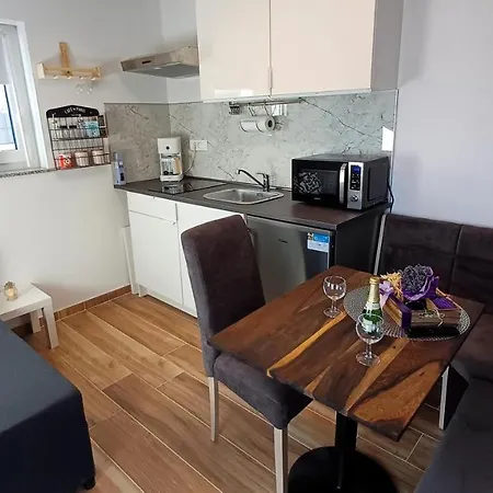 شقة Apartmaji Stars Mavcice