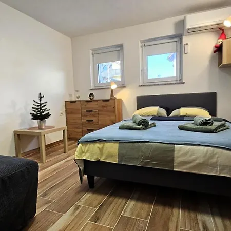 Apartmaji Stars דירה *